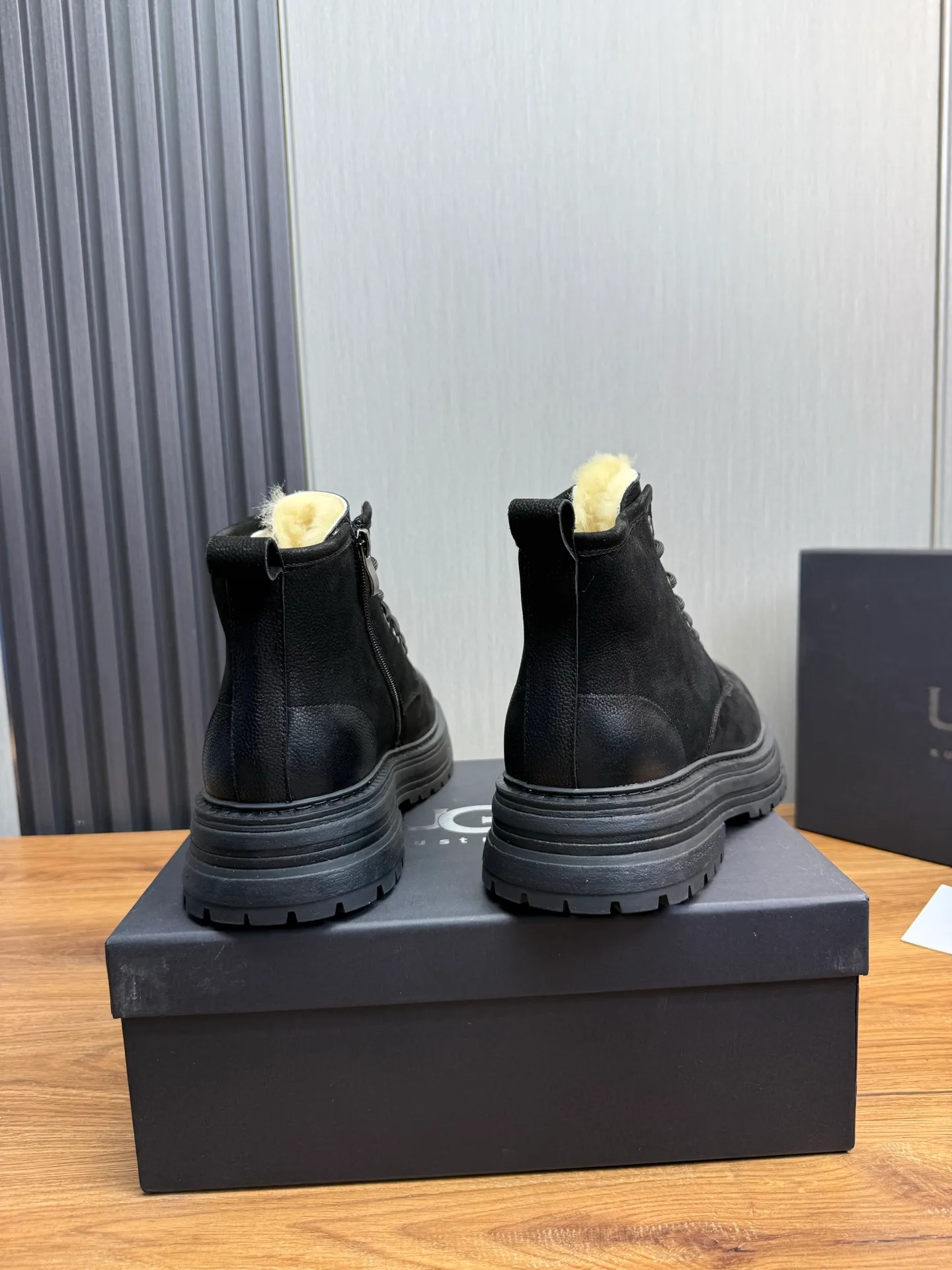 Factory price 680💰 [UGG] Men's hot winter warm boots🐑Simple and fashionable design, cowhide➕comfortable and warm wool lining. Soft and comfortable to wear, good warmth retention, and excellent foot feel. Regular size 38-45